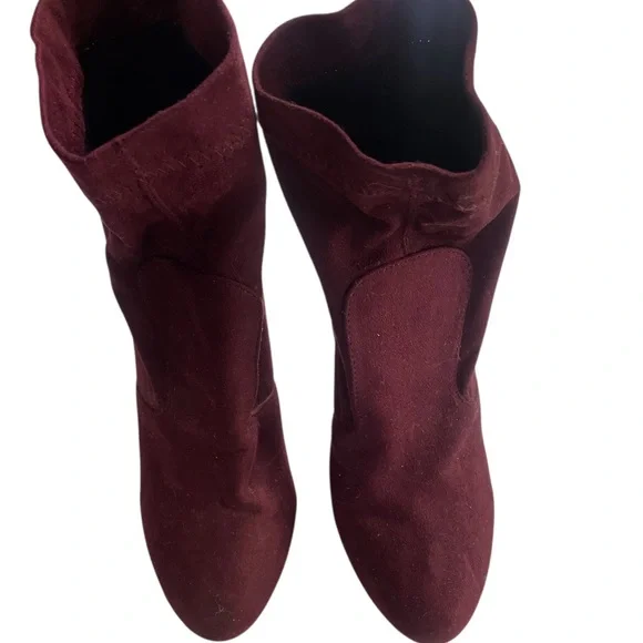 Plum ankle bootie chunky Heeled Boots with Sleek Silhouette, size 7 - Picture 8 of 10